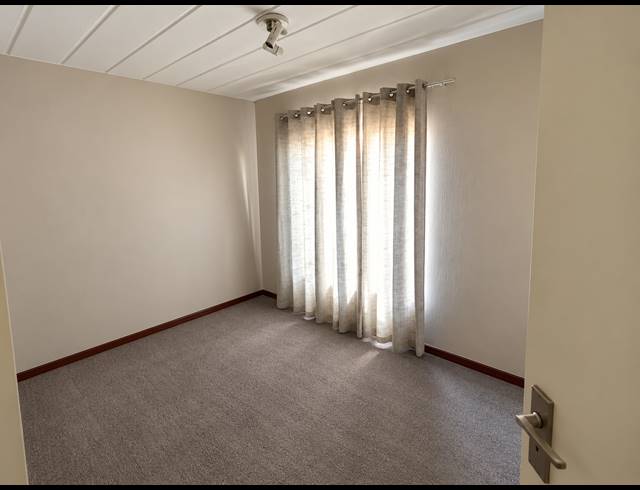 2 BEDROOM APARTMENT FOR SALE IN HIGHVELD
